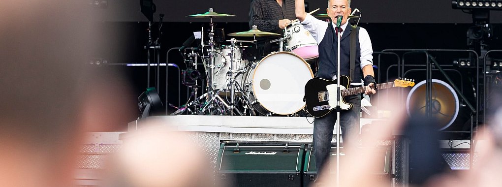Springsteen rockte im Fu&szlig;ballstadion drei Stunden lang - &copy; Michael Matthey/dpa