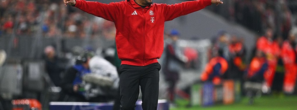 Dirigent am Spielfeldrand: Bayern-Trainer Vincent Kompany. - © Tom Weller/dpa