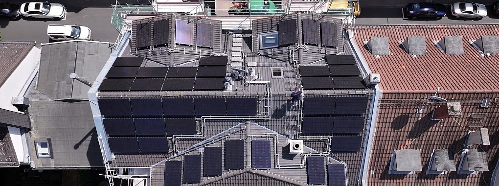 Wer mit Hilfe der Sonne Storm und Wärme gewinnen will, sollte über die Installation einer PVT-Anlage nachdenken. - © erneuerbare.tv/dpa-tmn