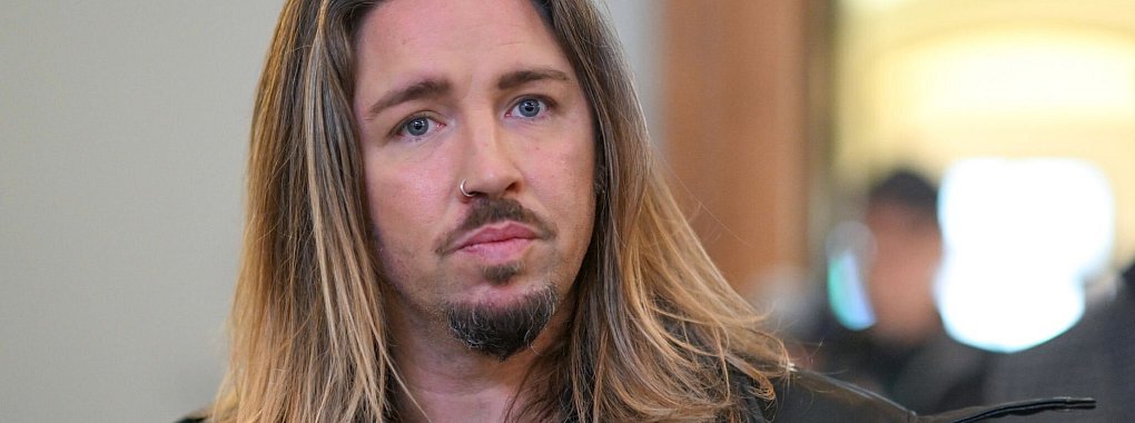 Daf&uuml;r, den antisemitischen Vorfall im Hotel erfunden zu haben, wurde Gil Ofarim scharf kritisiert. - &copy; Hendrik Schmidt/dpa