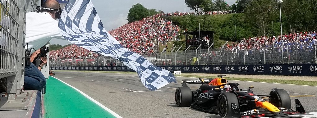 Red-Bull-Pilot Max Verstappen gewinnt auch den Großen Preis von Imola. - © Luca Bruno/Pool AP/AP