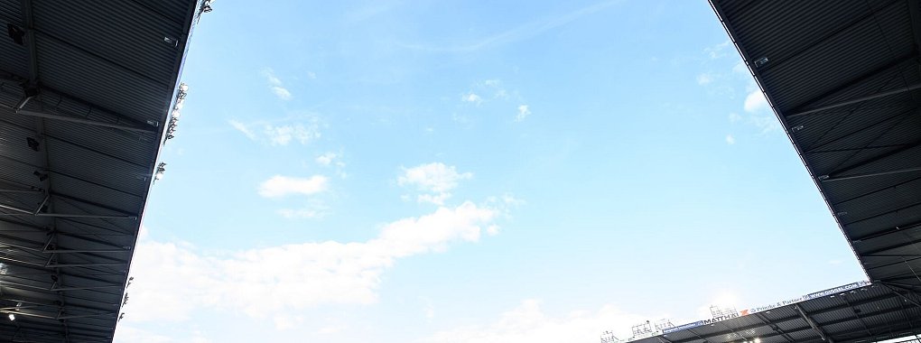 Vor dem Spiel gegen Regensburg kam es zu einem medizinischen Notfall in Magdeburg. - © Swen Pförtner/dpa