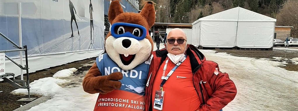 &nbsp;&bdquo;Rolli" und Nordi, das WM-Maskottchen, verstehen sich bestens. - &copy; Rolf-Michael Siepert