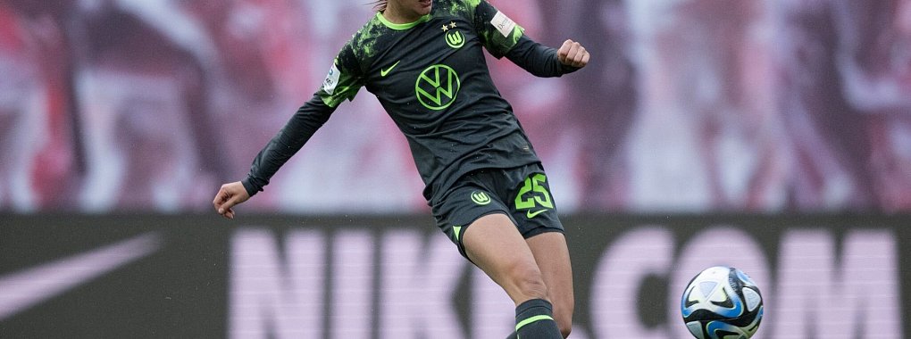 Vivien Endemann traf beim deutlichen Wolfsburger Sieg gegen Essen drei Mal. - &copy; Hendrik Schmidt/dpa/Archivbild