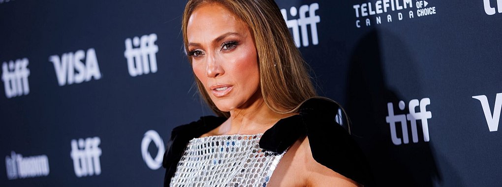 Jennifer Lopez spielt im Sportdrama «Unstoppable» die Mutter eines Ringers, der mit nur einem Bein geboren wurde. - © Cole Burston/The Canadian Press/AP/dpa
