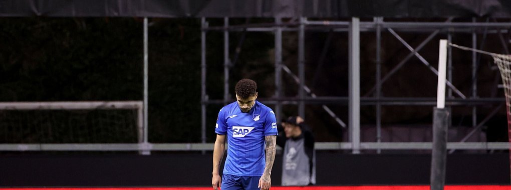 Völlig geknickt: Hoffenheim und Valentin Gendrey in Braga. - © Luis Vieira/AP/dpa