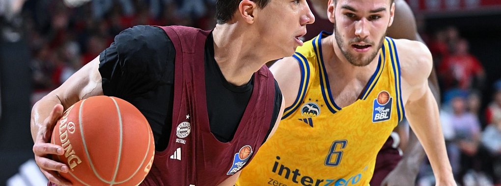 Vladimir Lucic (l) von M&uuml;nchen war mit 17 Punkten bester Werfer. - &copy; Sven Hoppe/dpa