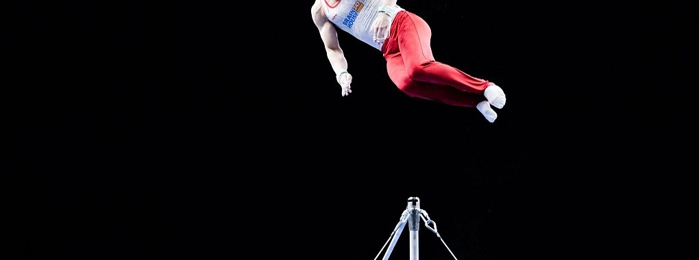 Routinier Andreas Toba geht in Stuttgart nach einem Sturz vom Reck leer aus. - &copy; Rolf Vennenbernd/dpa