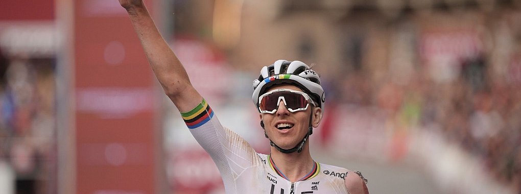 Pogacar gewinnt zum dritten Mal das Schotterrennen Strade Bianche. - © Marco Alpozzi/LaPresse/AP/dpa