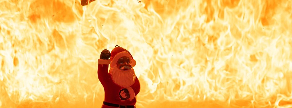 Tannenbaum & Co.: Gerade zur Weihnachtszeit steigt das Risiko von Bränden in der Wohnung. - © Hannes P Albert/dpa/dpa-tmn