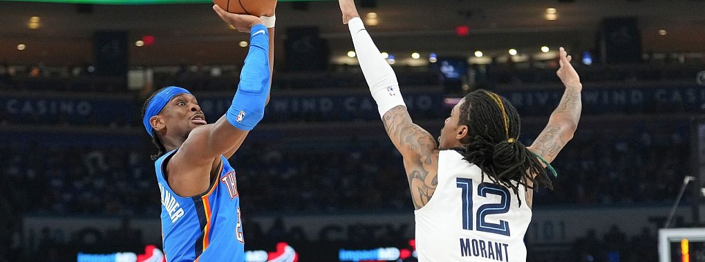 Shai Gilgeous-Alexander und die Oklahoma City Thunder sind bislang sehr souverän unterwegs. - © Kyle Phillips/AP/dpa