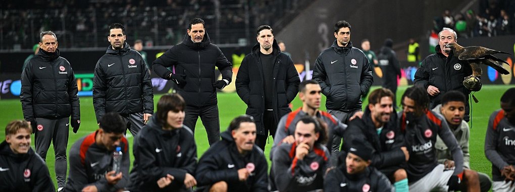 Obwohl es auch ohne Omar Marmoush läuft, ist Eintracht Frankfurt auf der Suche nach einem Nachfolger. - © Arne Dedert/dpa