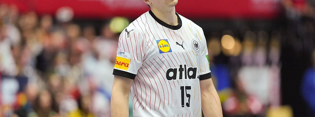 Juri Knorr fehlt den deutschen Handballern auch am Samstag gegen Tunesien. - © Soeren Stache/dpa
