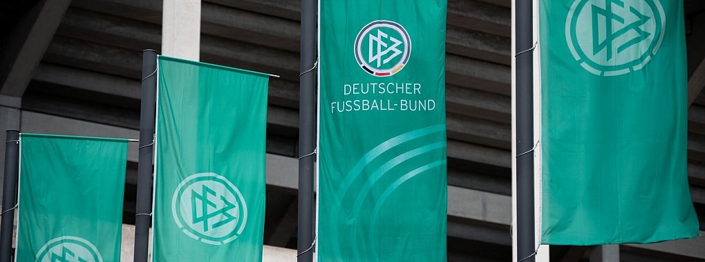 Der DFB verstärkt den Mutterschutz für Spielerinnen - © Fabian Strauch/dpa