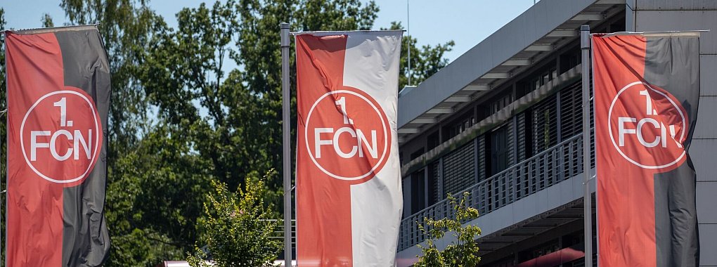 Ein U23-Spieler des 1. FC Nürnberg wurde nach Vereinsangaben attackiert. - © Daniel Karmann/dpa