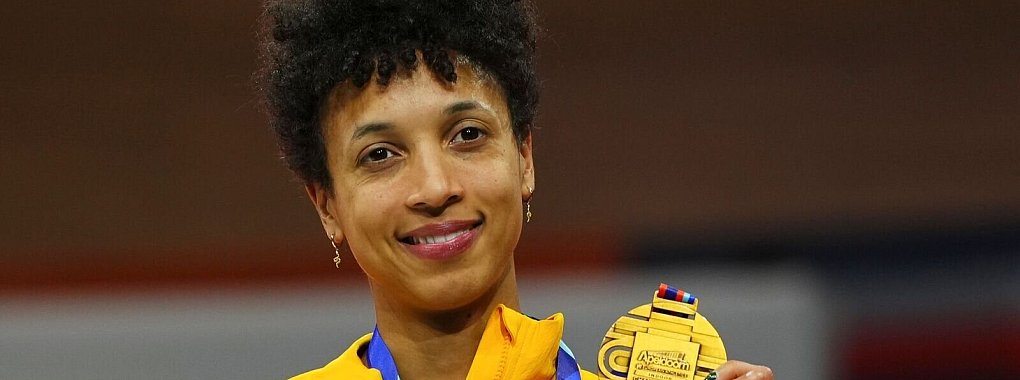 Wird in Nanjing nicht um Medaillen springen: Olympiasiegerin Malaika Mihambo. - © Peter Dejong/AP/dpa