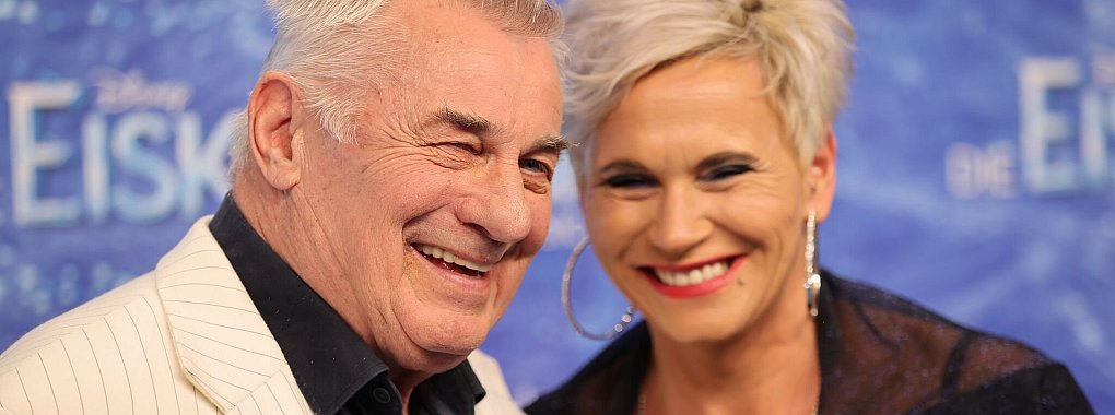 Sie feiern heute seinen 73. und seinen 2. Geburstag: Heinz Hoenig und Ehefrau Annika Kärsten-Hoenig. (Archivbild) - © Christian Charisius/dpa