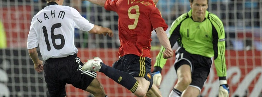 Fernando Torres schoss Spanien im EM-Finale 2008 gegen Deutschland zum EM-Titel. - &copy; Georgi Licovski/epa/dpa