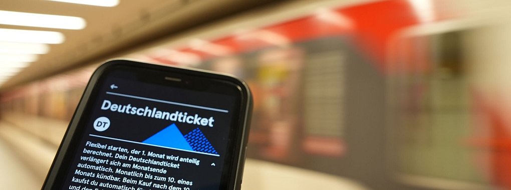 Wer das Deutschlandticket online kündigen möchte, muss dies auch ohne vorheriges Log-in auf der Seite des Anbieters erledigen können. - © Marcus Brandt/dpa/dpa-tmn