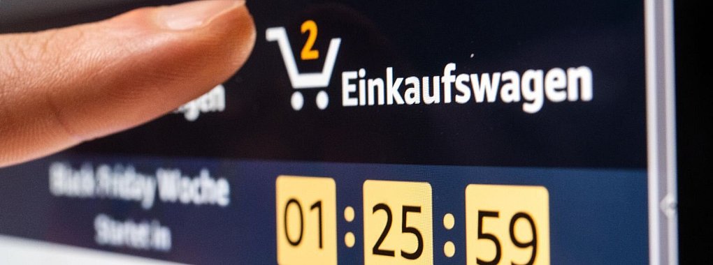 Onlinekäufe - © Foto: Mohssen Assanimoghaddam/dpa