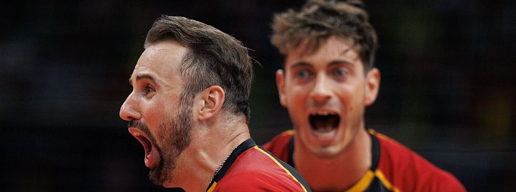 Die deutschen Volleyballer um Georg Grozer (l) sind erstmals seit zwölf Jahren wieder bei Sommerspielen dabei. - © Joao Gabriel Alves/dpa