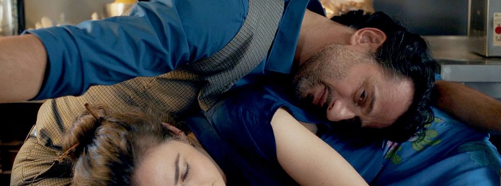 Die Liebesgeschichte von Ilyas (Serkan Kaya) und Yasemin (Seyneb Saleh) wird in R&uuml;ckblenden erz&auml;hlt. - &copy; Erik Molberg Hansen/Filmwelt/dpa