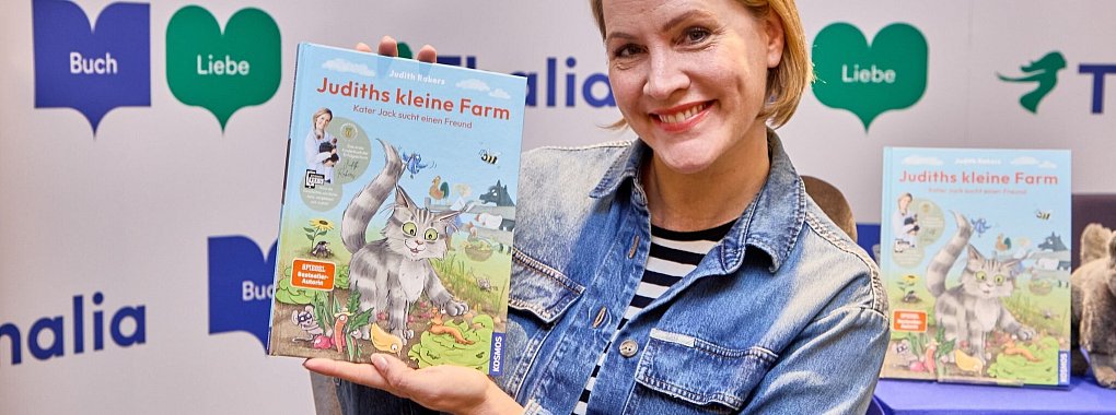 Judith Rakers mit ihrem Buch «Judiths kleine Farm». - © Georg Wendt/dpa