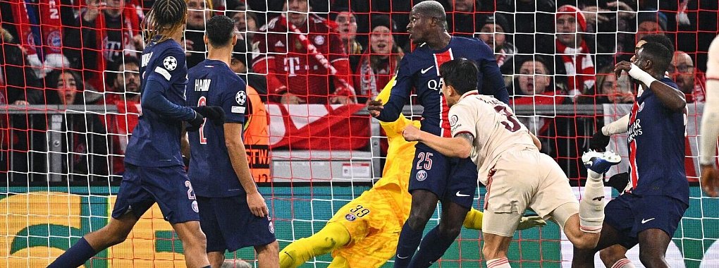 Bayern-Verteidiger Minjae Kim (r) köpft sein erstes Champions-League-Tor. - © Tom Weller/dpa