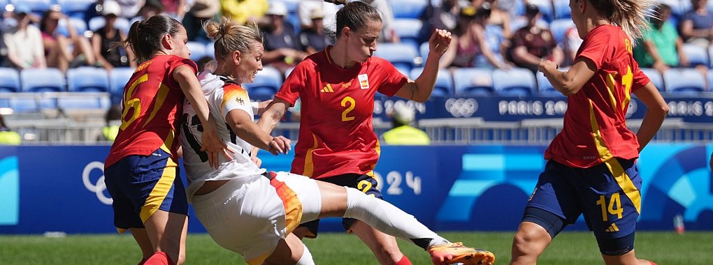 L&auml;sst ihre Zukunft im Nationalteam offen: Alexandra Popp - &copy; Marcus Brandt/dpa