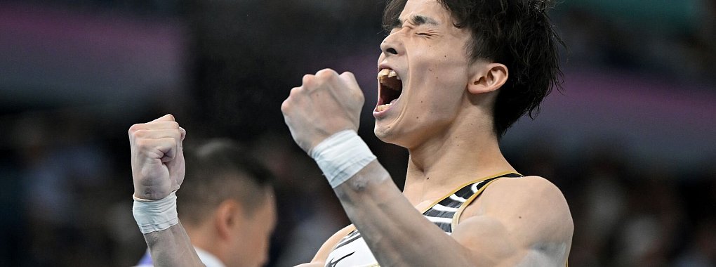 Die Turner aus Japan gewinnen Gold im Team-Finale. - &copy; Marijan Murat/dpa