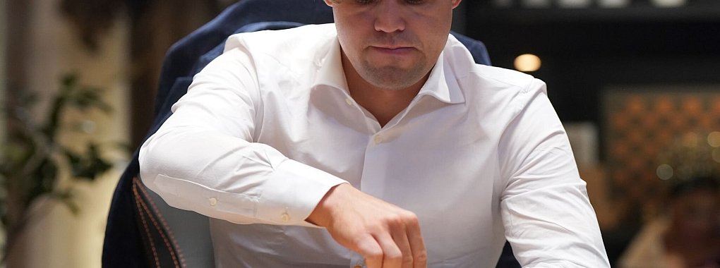 Magnus Carlsen spielt im Januar für den FC St. Pauli. - © Marcus Brandt/dpa