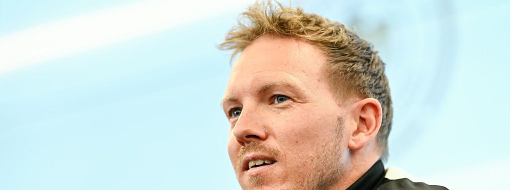 Bundestrainer Julian Nagelsmann spricht über Nachwuchstalent Paul Wanner. - © Uwe Anspach/dpa