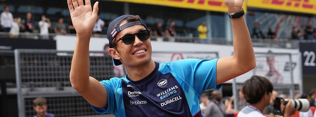 Alexander Albon fährt weiter für das Williams-Team in der Formel 1. - © Toru Hanai/AP/dpa