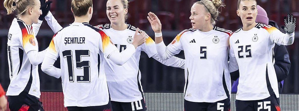 Jubel im Letzigrund: Deutschlands Fußballerinnen auf Torejagd - © Michael Buholzer/KEYSTONE/dpa