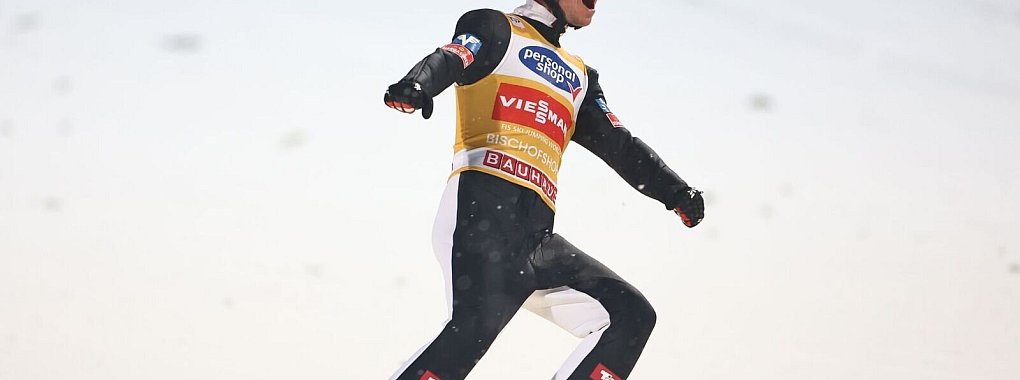 Der Oesterreicher Stefan Kraft im Zielbereich. - &copy; Daniel Karmann/dpa