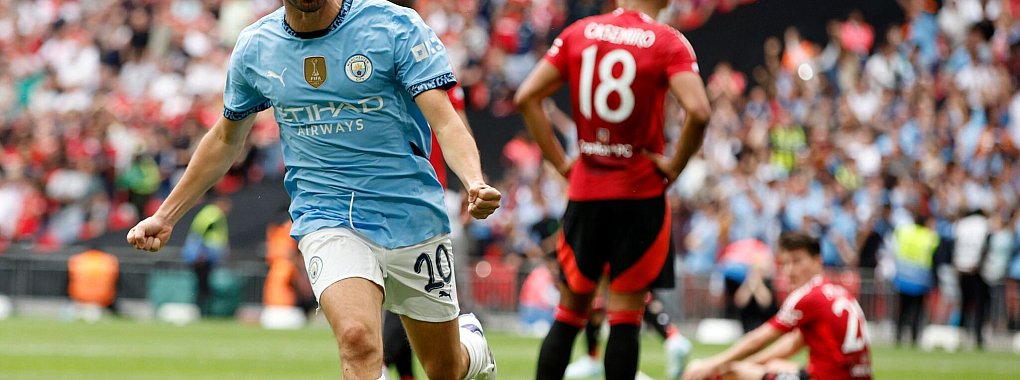 Manchester City gewinnt den Community Shield im Stadtderby gegen Manchester United. - © David Cliff/AP/dpa