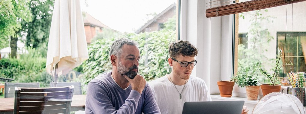 Ratlos bei der Steuererklärung? Zumindest die Angabe zur Dezember-Soforthilfe können Sie sich sparen. - © Zacharie Scheurer/dpa-tmn/dpa