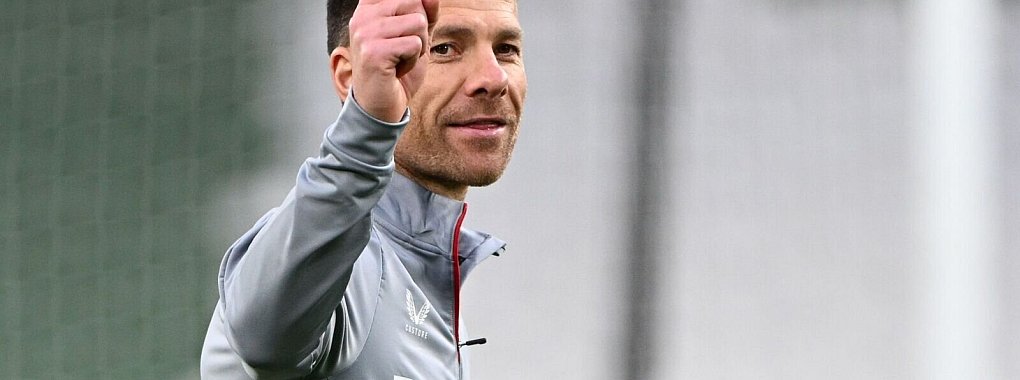 Bei der Pressekonferenz vor dem Finale zeigte sich Xabi Alonso locker und launig. - &copy; Federico Gambarini/dpa