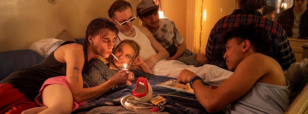 Partyszene aus der «Tatort»-Folge «Herz der Dunkelheit». Der Dresdner «Tatort» läuft am 2.2. - © Steffen Junghans/MadeFor/MDR/dpa