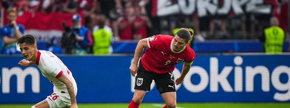 Der &ouml;sterreichische Verband muss f&uuml;r das rassistische Banner der Fans zahlen. - &copy; Soeren Stache/dpa