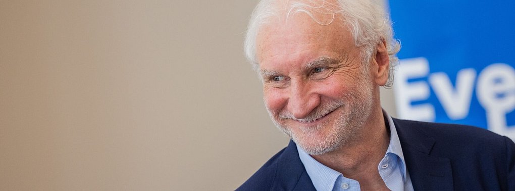 DFB-Sportdirektor Rudi V&ouml;ller hat seinen Vertrag bis zur WM 2026 verl&auml;ngert. - &copy; Rolf Vennenbernd/dpa