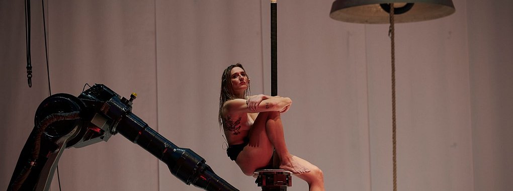 Die umstrittene Oper «Sancta» kommt wieder nach Stuttgart. - © Matthias Baus/Staatsoper Stuttgart/dpa