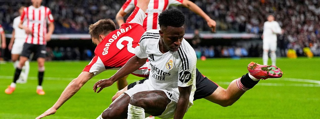 Ein spätes Tor sorgt für den Real-Sieg. - © Manu Fernandez/AP/dpa