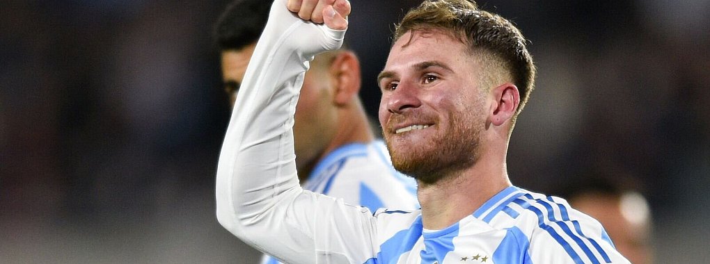 Alexis Mac Allister vom FC Liverpool legt den Grundstein für den argentinischen Triumph vor heimischer Kulisse. - © Gustavo Garello/AP