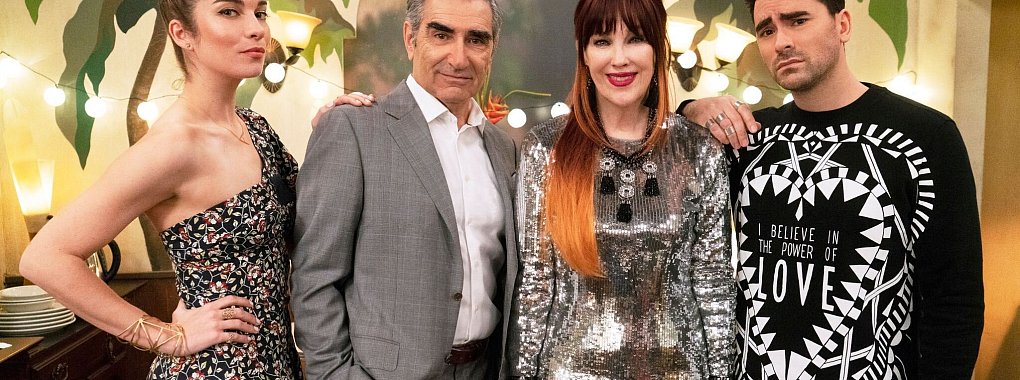 Mit Eugene und Dan Levy werden die Emmys erstmal von einem Vater-Sohn-Duo moderiert - &copy; Uncredited/Pop TV/AP/dpa