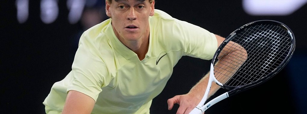 Hat das Ziel fest im Blick: Jannik Sinner. - © Asanka Brendon Ratnayake/AP/dpa