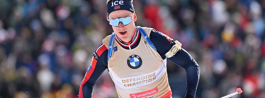 Johannes Thingnes Bö dominiert auch das zweite WM-Einzelrennen. - © Martin Schutt/dpa