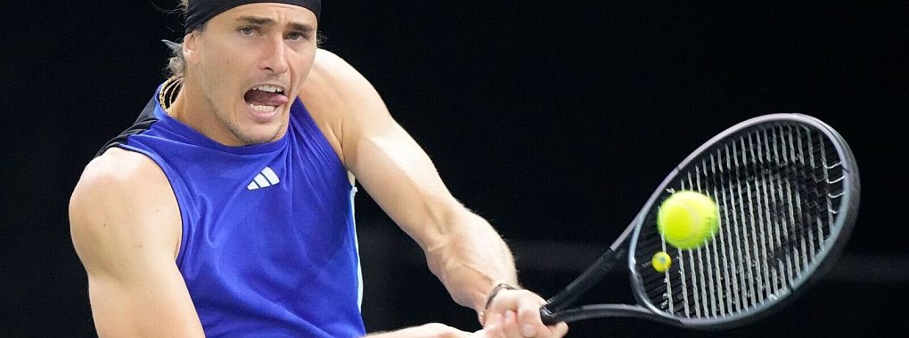 Alexander Zverev ist in Paris weiter auf Siegkurs. - © Michel Euler/AP/dpa