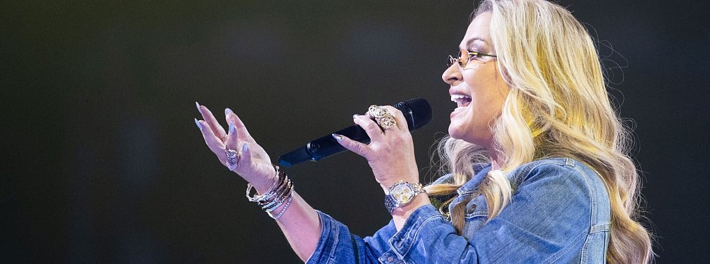 Die US-Popsängerin Anastacia geht mit ihrem Debütalbum «Not That Kind» 25 Jahre nach dessen erster Veröffentlichung auf Europatournee. (Archivfoto) - © Marius Becker/dpa