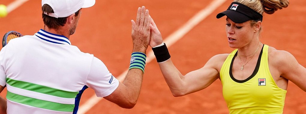 Laura Siegemund (r) und Edouard Roger-Vasselin jubeln. - &copy; Frank Molter/dpa